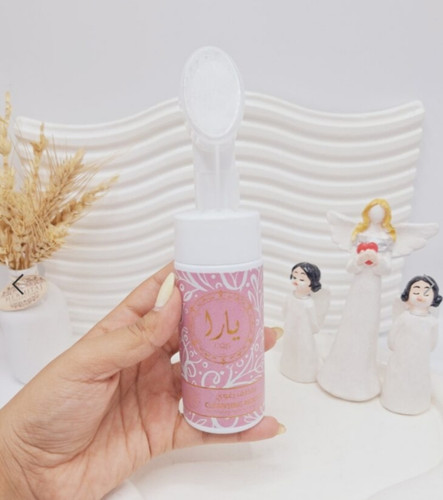 فوم براش دار مرطوب کننده یارا (صورتی)