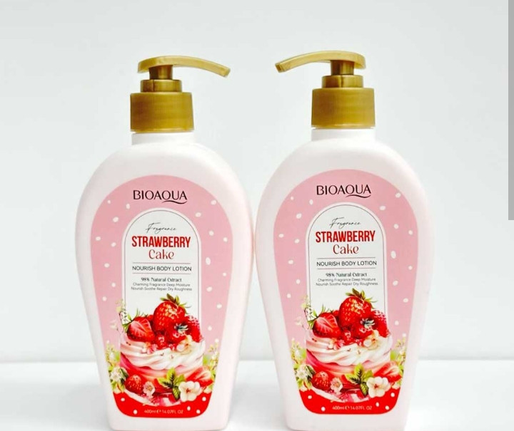 لوسیون بدن و صورت کیک توت فرنگی بوی بهشتی خوردنی اورجینال