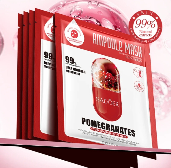 عصاره انار: این عصاره با خاصیت آنتیاکسیدانی بالا، به ترمیم پوست کمک کرده و رادیکالهای آزاد را خنثی میکند. علاوه بر این، با تقویت درخشندگی پوست، به شما ظاهری جوانتر میدهد.