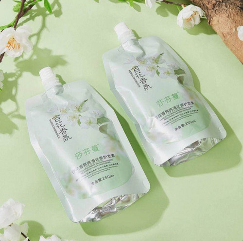 زعفران و گل بایهوا: ایجاد حس تازگی و لطافت، نرم و براق شدن مو عصاره هلو و جنتیانا اسکابرالِت: ترمیم و بازسازی موهای آسیبدیده